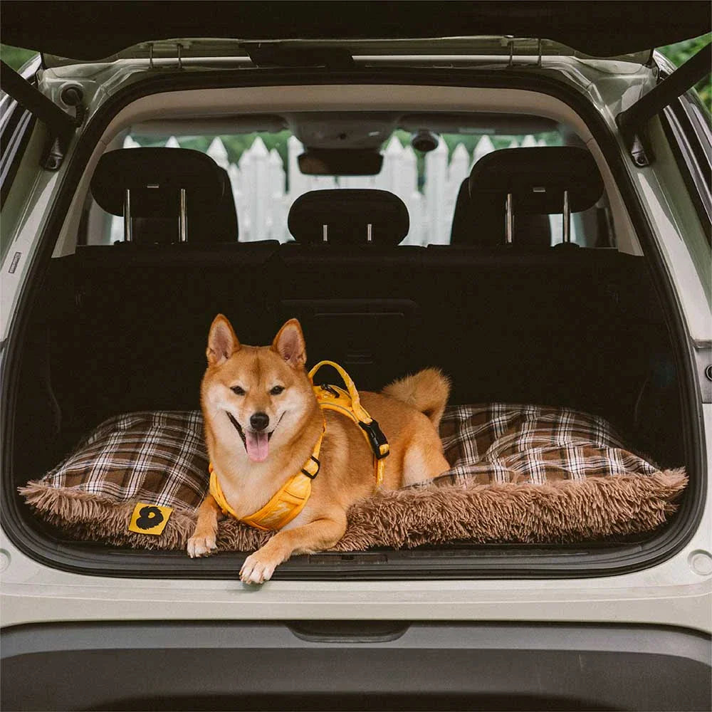 Tapis en peluche réversible à motif carreaux pour chien