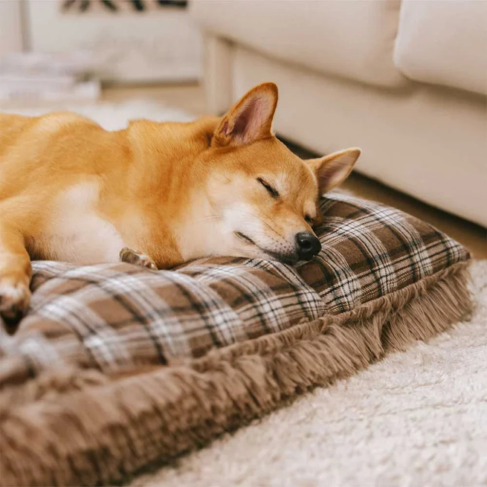 Tapis en peluche réversible à motif carreaux pour chien