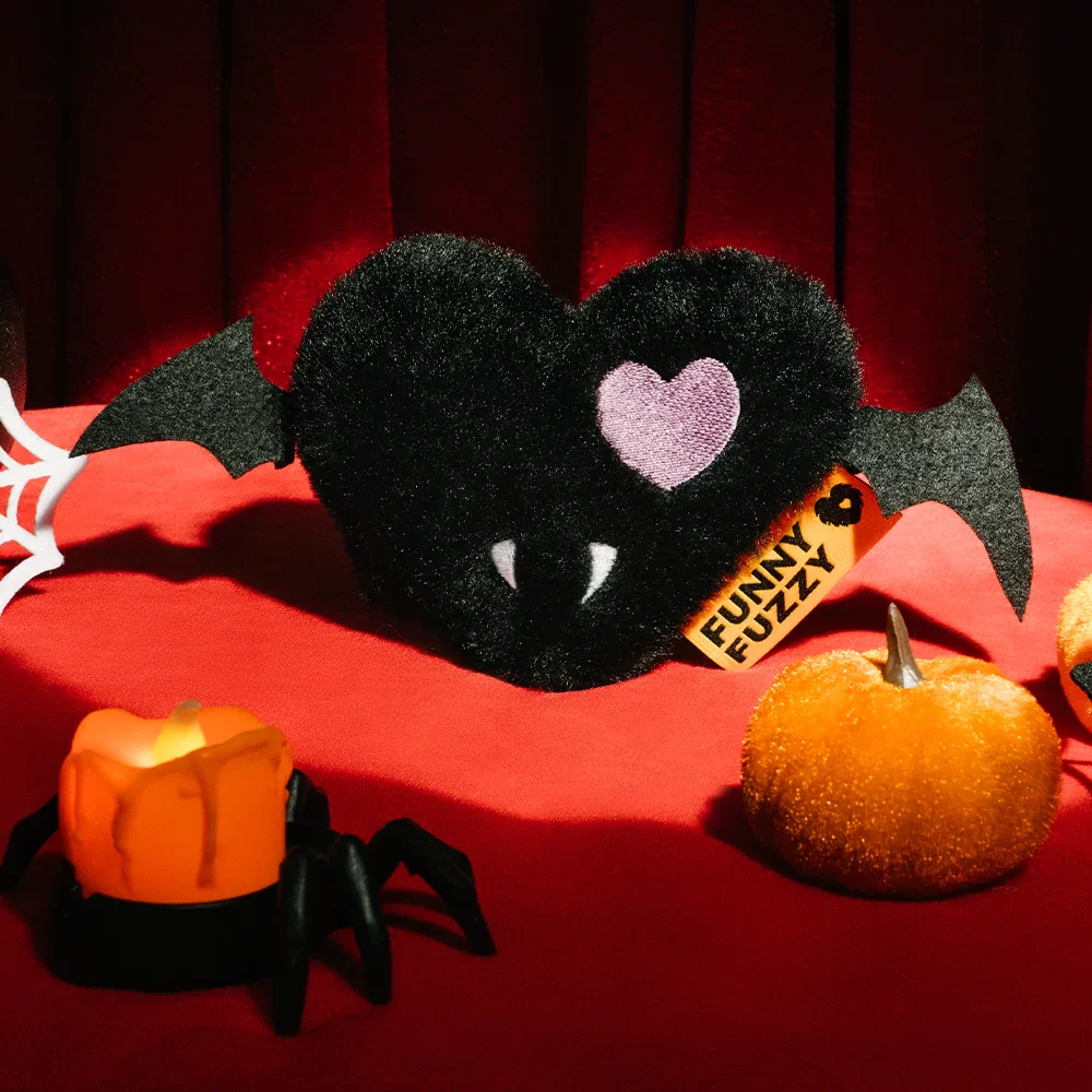 Jouet pour chien en peluche avec couinement spécial Halloween - Bat Heart