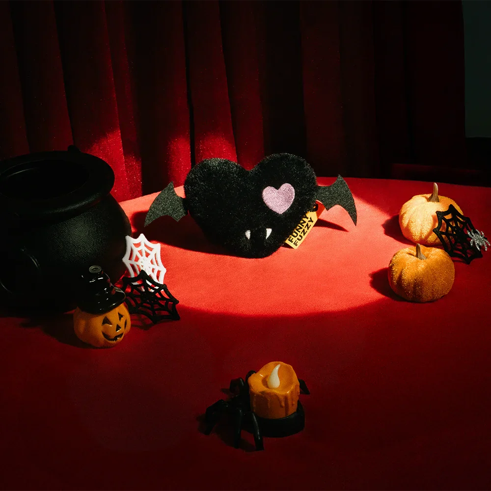 Jouet pour chien en peluche avec couinement spécial Halloween - Bat Heart