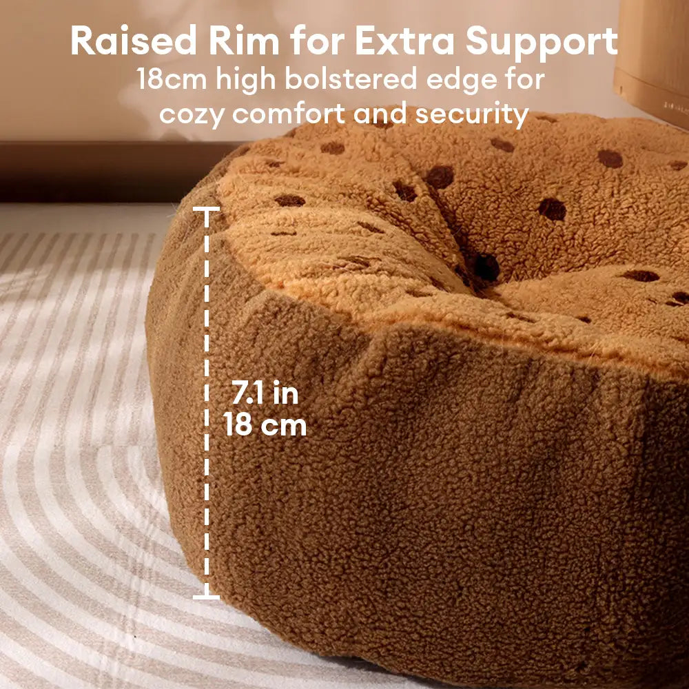 Lit pour chien en peluche Cookie, chaleureux et douillet, idéal pour un sommeil profond en hiver.