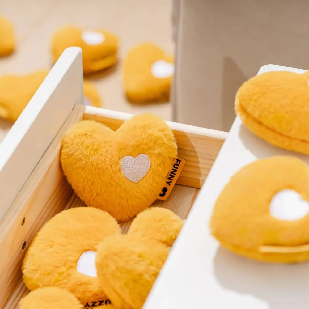 Jouet grinçant en peluche pour chien forme cœur FUNNYFUZZY-Exclusif app