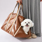 Siège pour animaux de compagnie et transporter de voiture en cuir artificiel deluxe, console centrale de sécurité 3-en-1.