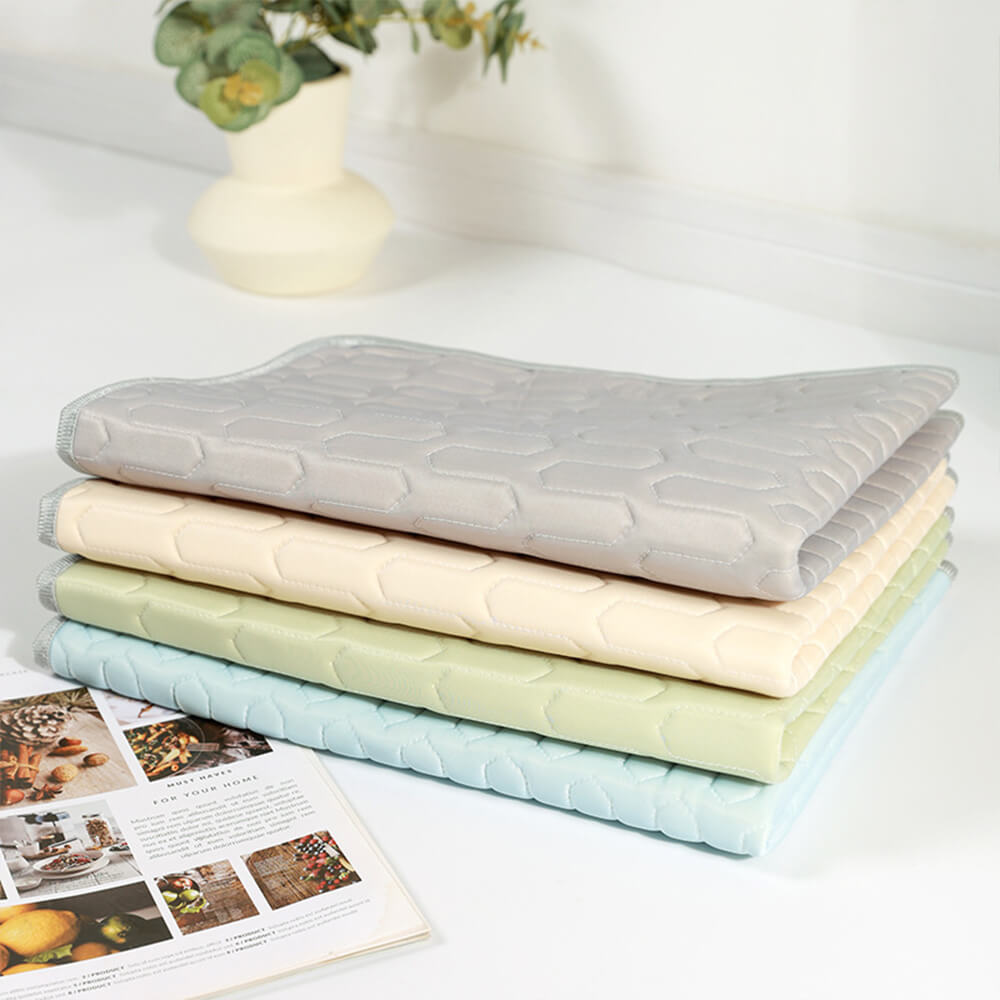 Tapis rafraîchissant lavable antidérapant respirant en soie glacée pour chien et chat