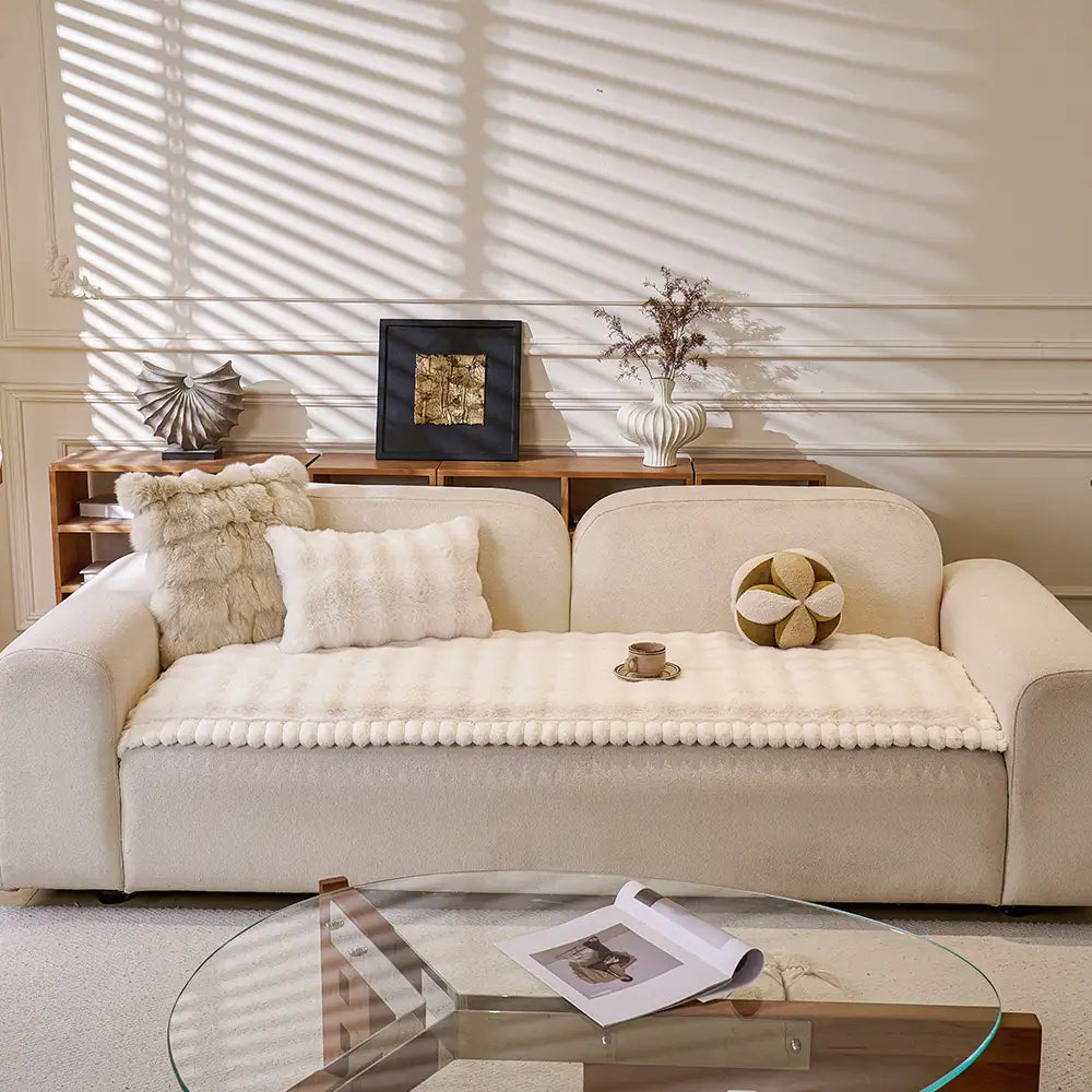Couvre-canapé en peluche douce en faux lapin, épais, respectueux de la peau et antidérapant.
