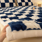 Couverture de matelas en peluche à motifs carreaux et taie d'oreiller